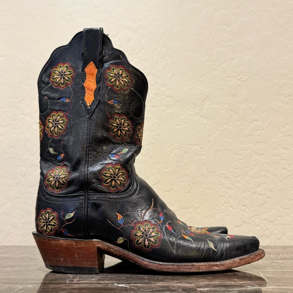 Lucchese Black Leather Floral Embroidered Cowboy Boots - Picture 8 of 13